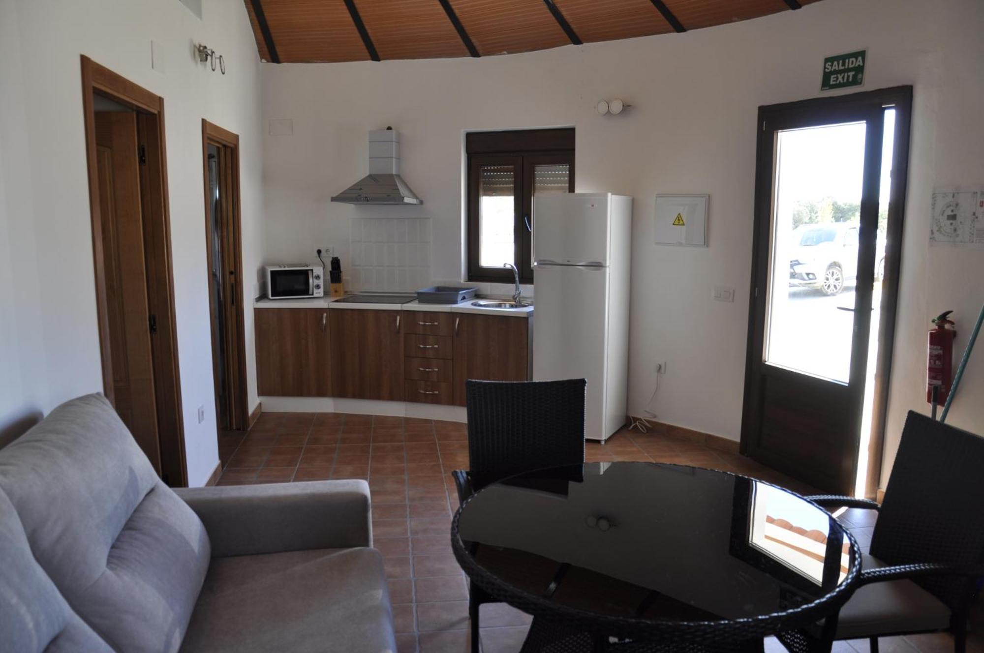 Cruceros Alqueva Hostel Cheles Екстериор снимка